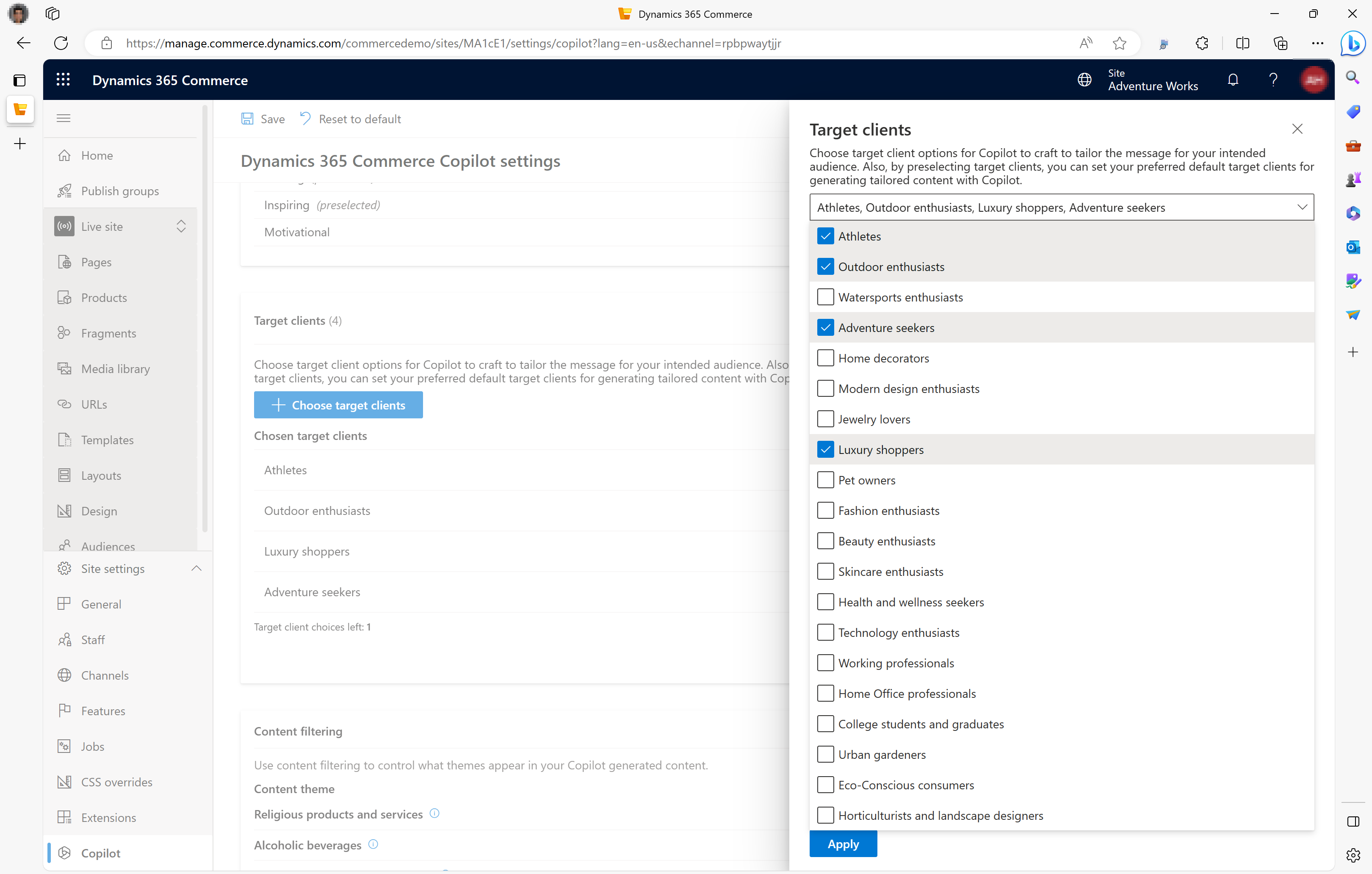 Captura de ecrã do menu de opções Clientes visados no construtor de sites.