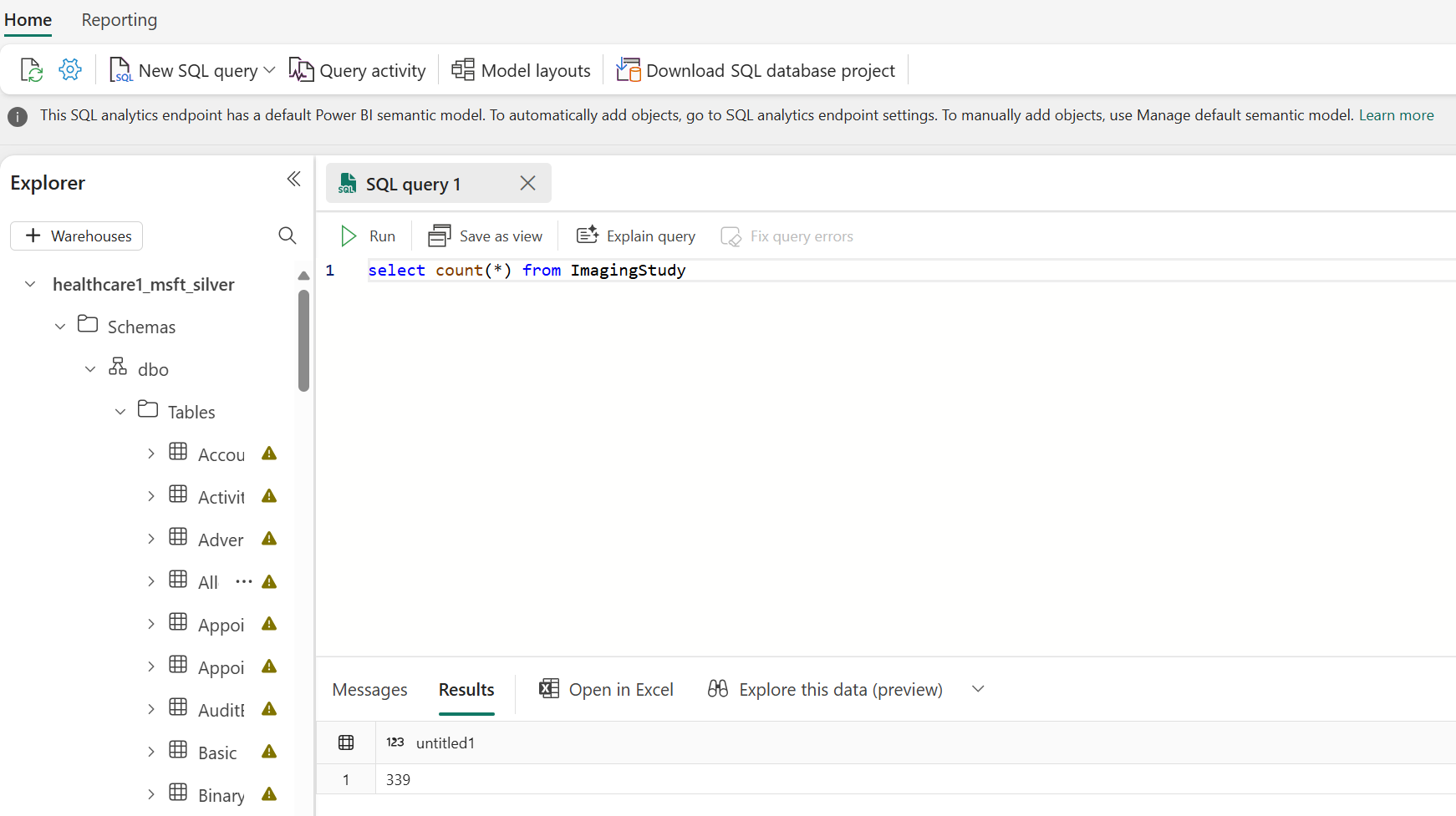 Uma captura de tela exibindo as instâncias DICOM no lakehouse prateado.