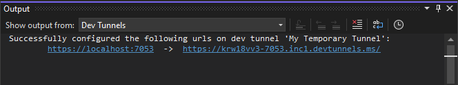 Captura de ecrã a mostrar o URL na consola de saída do Visual Studio.