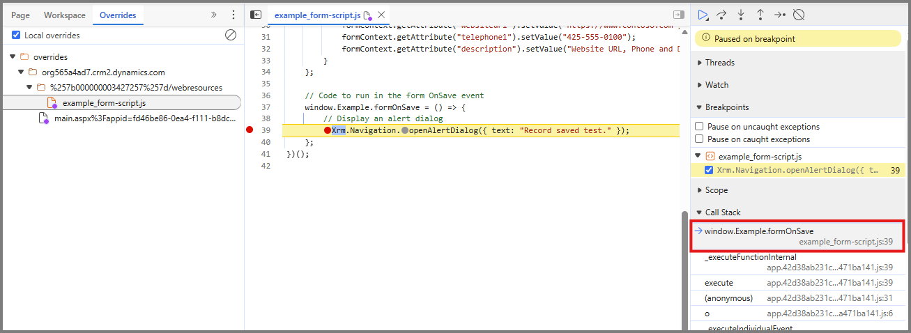 Captura de tela da pilha de chamadas do depurador DevTools pausada no manipulador de eventos Example.formOnSave.