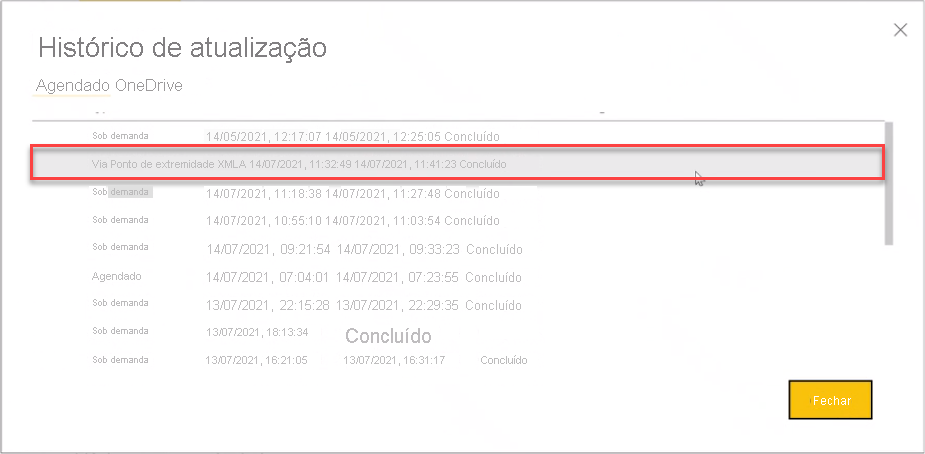 Captura de tela mostrando a tela do histórico de atualizações. O item, via ponto de extremidade XMLA, é realçado.