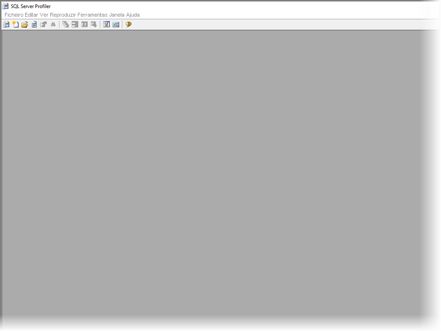 Captura de ecrã do SQL Server Profiler mostrando eventos de rastreio que incluem durações de atividade do DirectQuery e DAX.