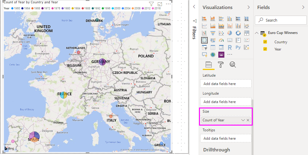 A captura de tela mostra o resultado de arrastar a Contagem do Ano para o tamanho da bolha.