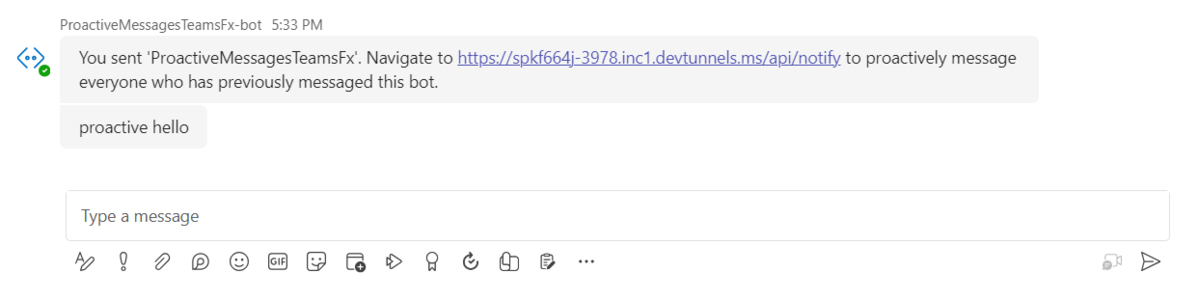 A captura de tela mostra a resposta do bot no chat.