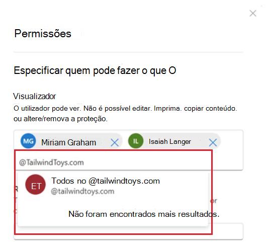 A caixa de diálogo do Office para a Web apresenta automaticamente uma entrada selecionável para todas as pessoas na organização quando escreve o caráter @ .