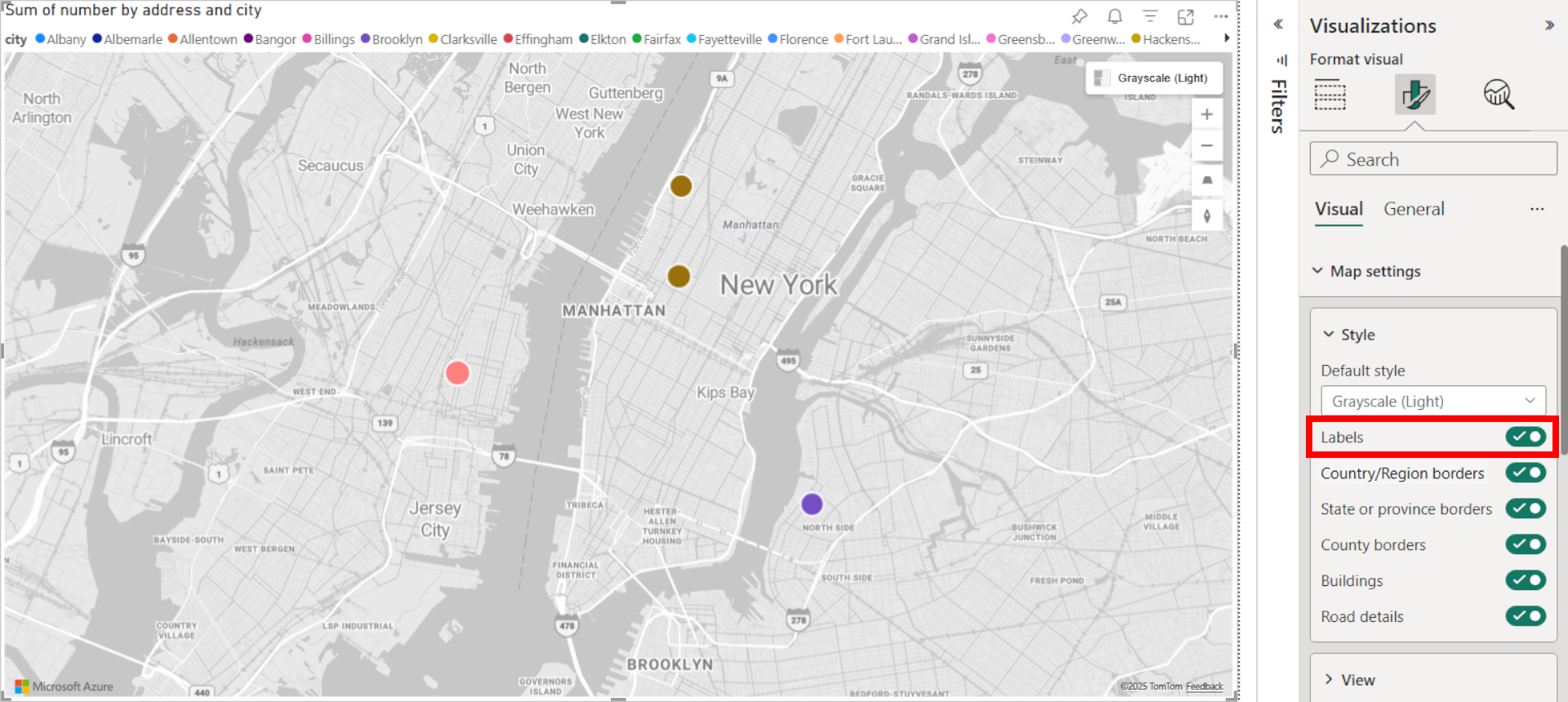 En skärmbild av det visuella Azure-Kartor som visar en karta med inställningen visa etiketter aktiverad i formatavsnittet i formatfönstret i Power BI.