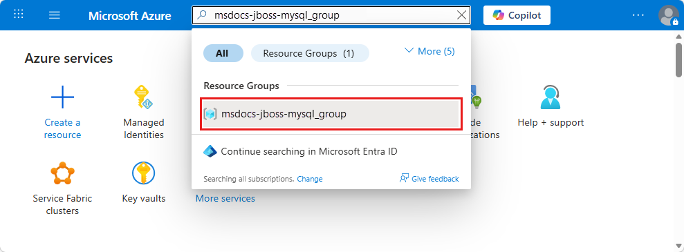 En skärmbild som visar hur du söker efter och navigerar till en resursgrupp i Azure Portal.