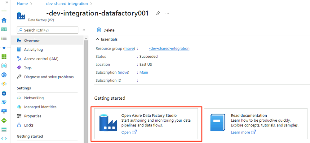 Skärmbild som visar hur du öppnar Azure Data Factory Studio.