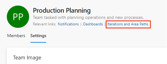 Skärmbild av teaminställningar med Iterationer och områden markerade.