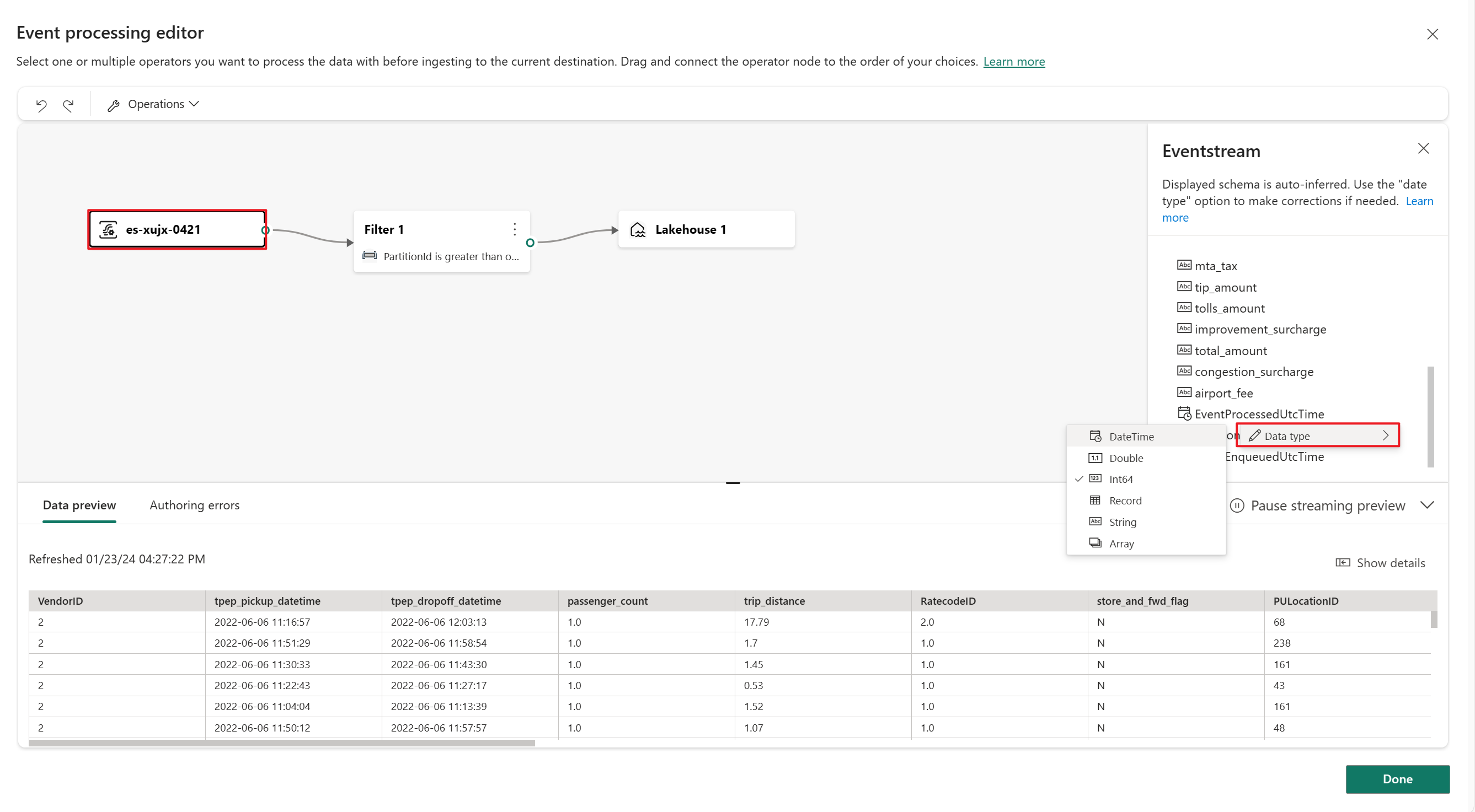 สกรีนช็อตที่แสดงสคีมาข้อมูลในบานหน้าต่างด้านขวาของหน้าจอตัวแก้ไขการประมวลผลเหตุการณ์