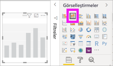 Görselleştirmeler bölmesinin ve boş bir yığılmış sütun grafiğinin ekran görüntüsü.