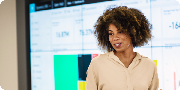 Denetçi olarak çalışan bir kişinin görüntüsü