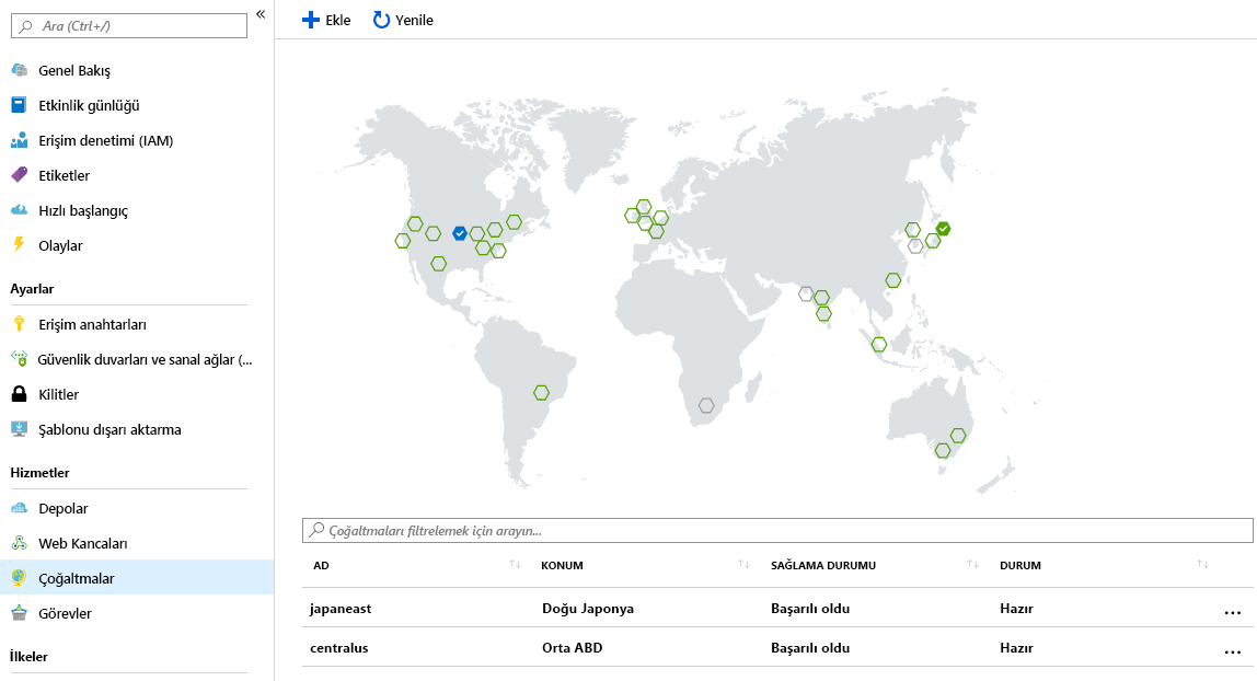 Çoğaltılmış ve kullanılabilir konumları gösteren Azure kapsayıcı kayıt defteri dünya haritasının ekran görüntüsü.