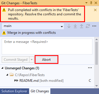 Visual Studio 2019 中“Git 更改”窗口中的拉取冲突消息的屏幕截图。