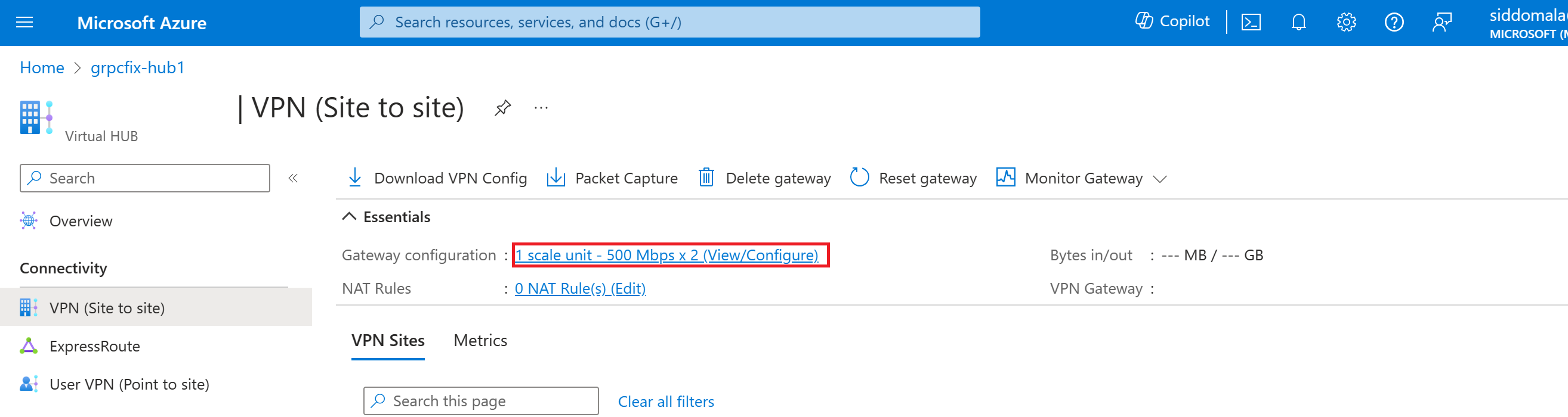 显示“VPN (站点到站点)”页的屏幕截图,其中网关配置周围有一个红色框。