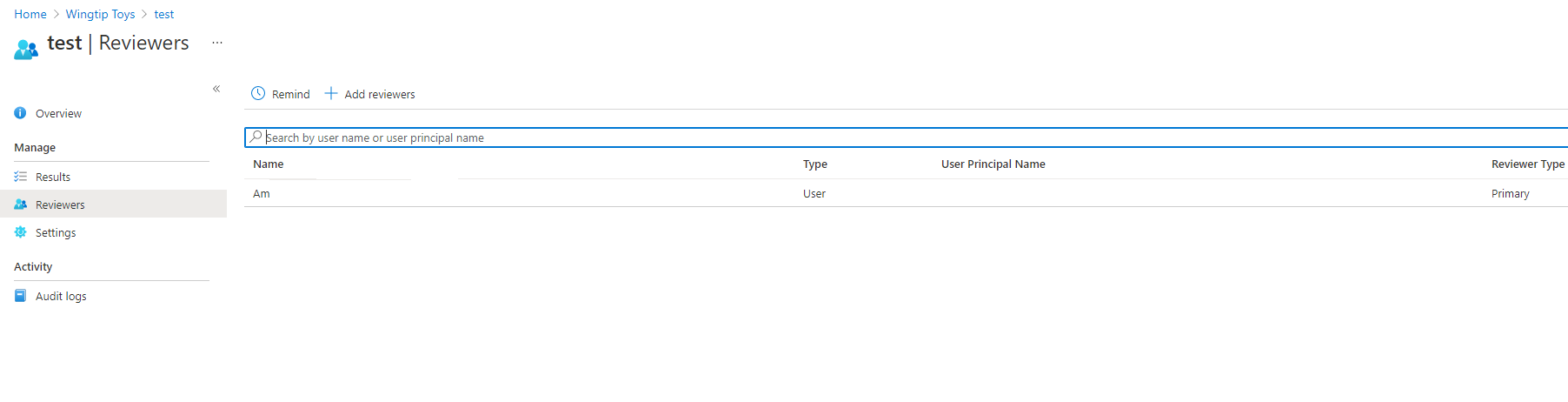“审阅者”页的屏幕截图，其中列出了 Azure 资源角色的名称和用户主体名称。