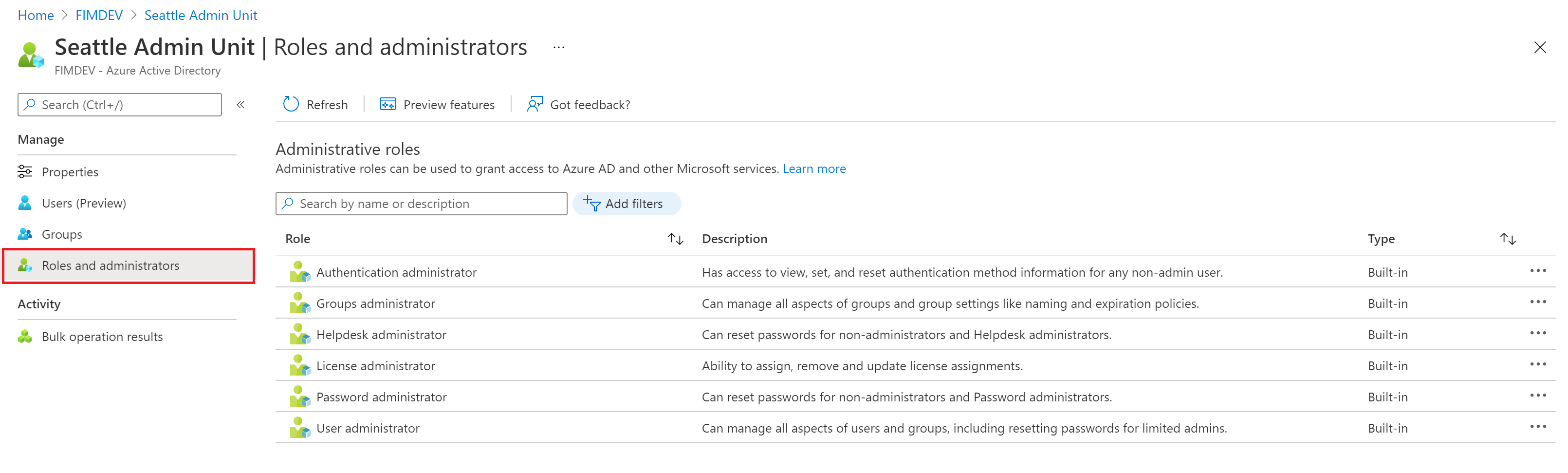 Azure Active Directory 中管理单元下的“角色和管理员”菜单。