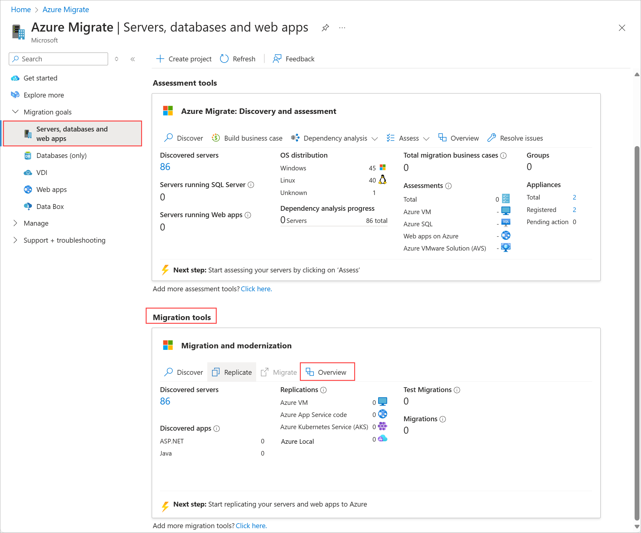 Azure 门户中 Azure Migrate 中的“服务器”、“数据库”和“Web 应用”页的屏幕截图。
