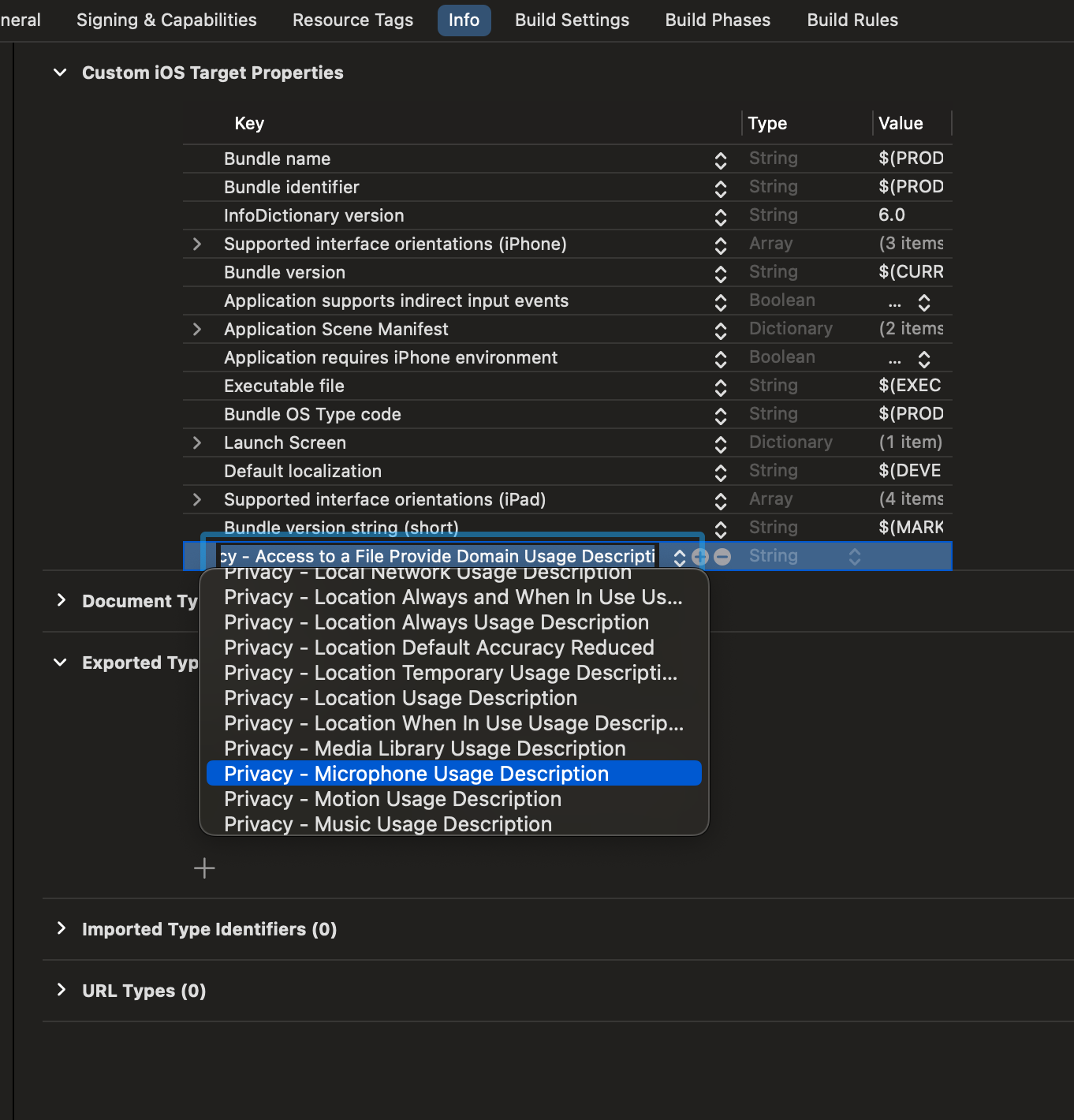 显示在 Xcode 中添加麦克风使用说明的屏幕截图。