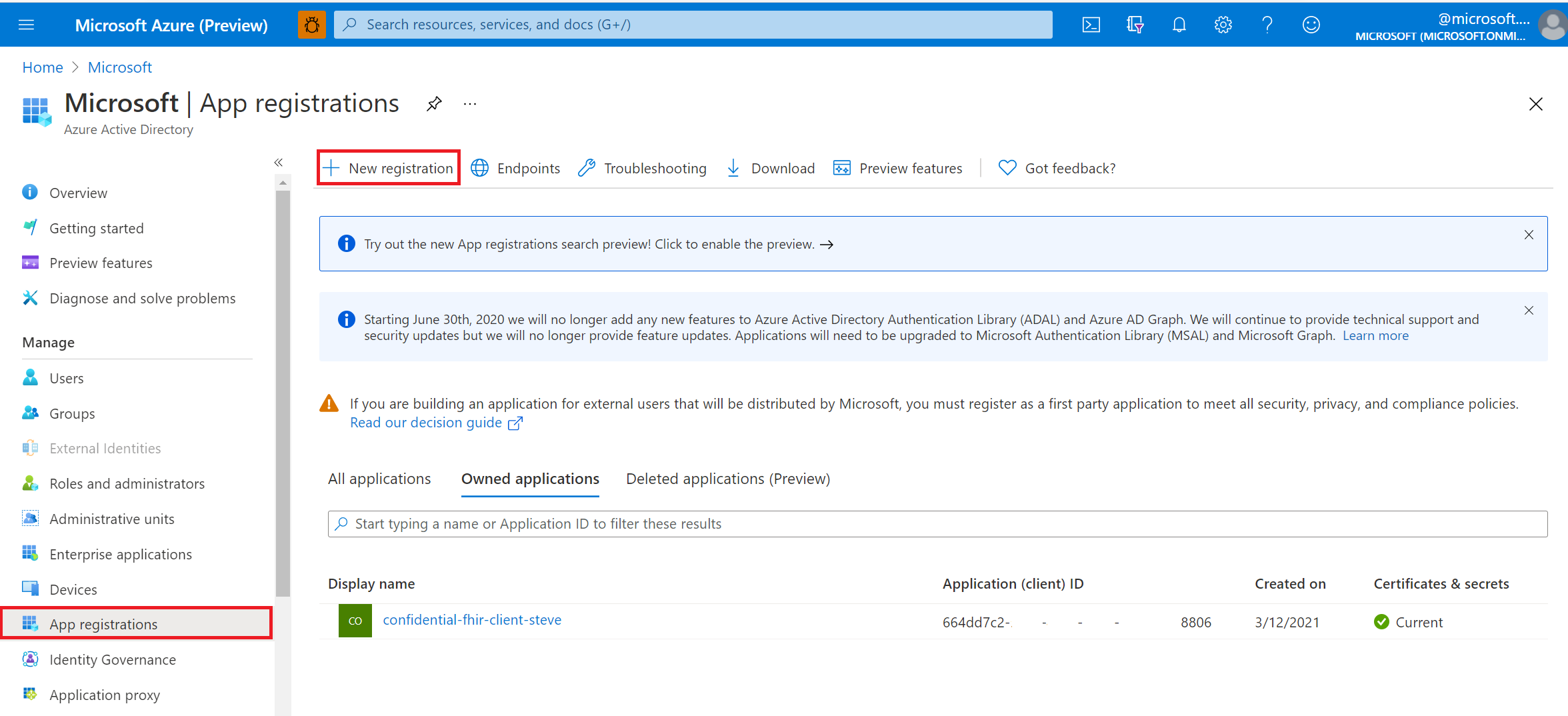 Azure 门户。新应用注册。