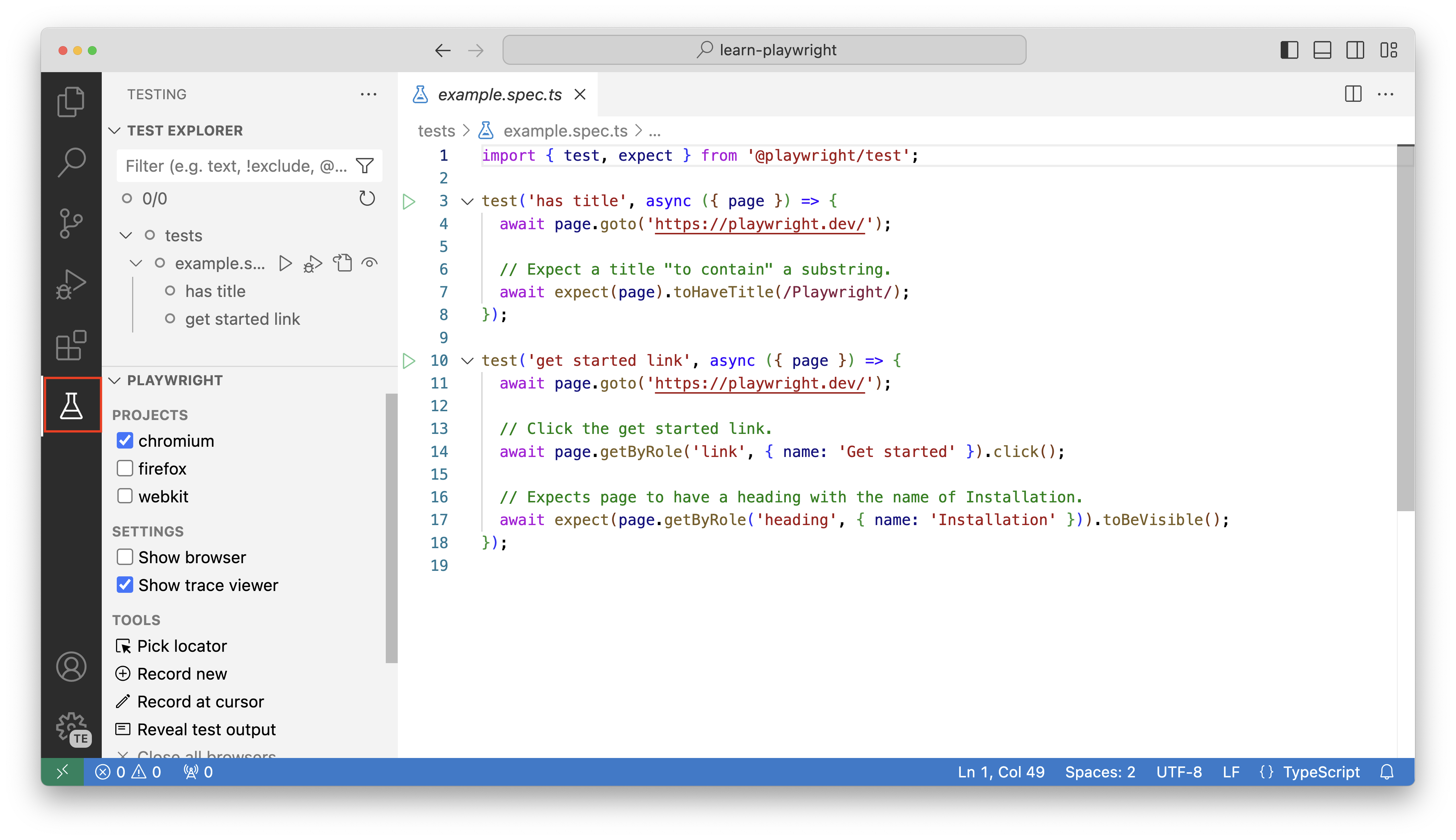 显示如何使用 Visual Studio Code 中的 Playwright 扩展查找规范的屏幕截图。