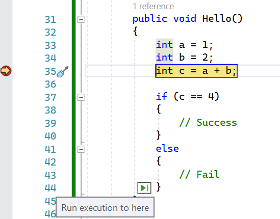 Screenshot of the Visual Studio editor window. A green arrow is displayed where the mouse was hovering.