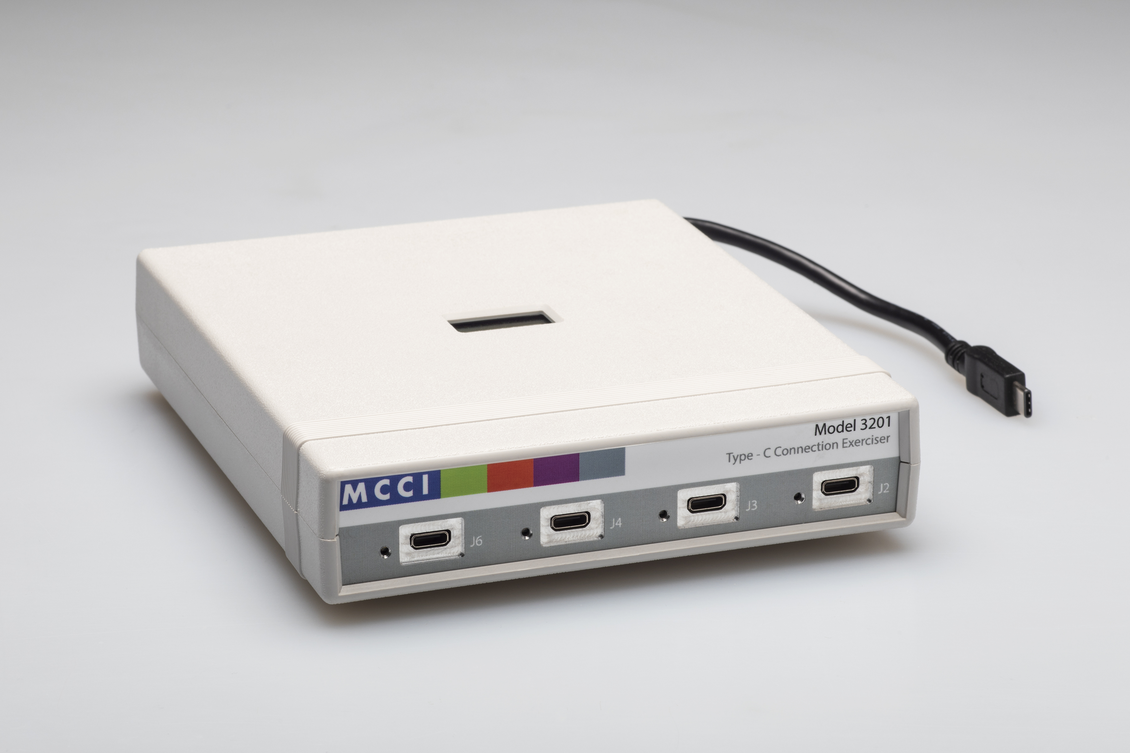 USB Type-C ConnEx 连接练习器设备的图片。
