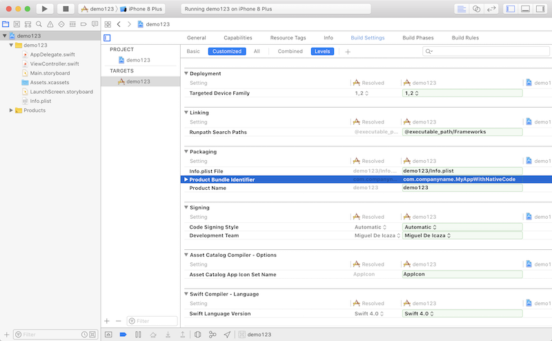 Setting the Bundle Identifier in Xcode Setting the Bundle Identifier in Xcode