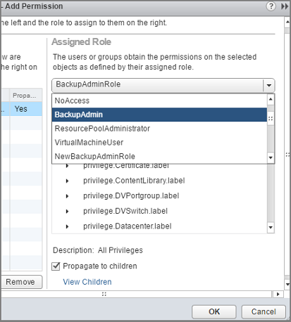 螢幕快照顯示如何將使用者指派到角色。