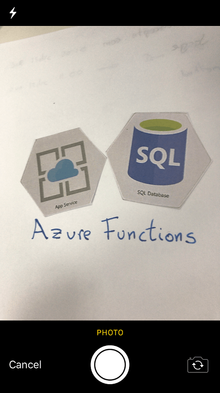 智慧型手機相機畫面,主要顯示兩張 Azure 標誌剪紙圖片