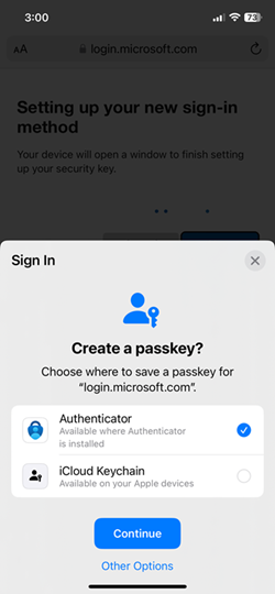 適用於 iOS 裝置之 Microsoft Authenticator 中儲存通行金鑰選項的螢幕擷取畫面。