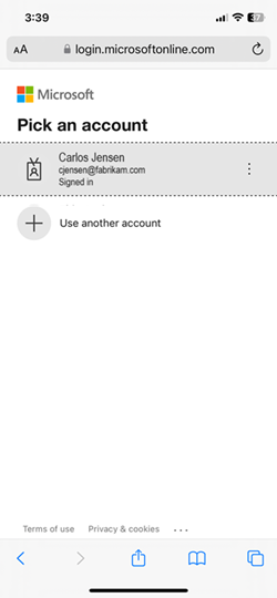 如何使用適用於 iOS 裝置的 Microsoft Authenticator 登入的螢幕擷取畫面。