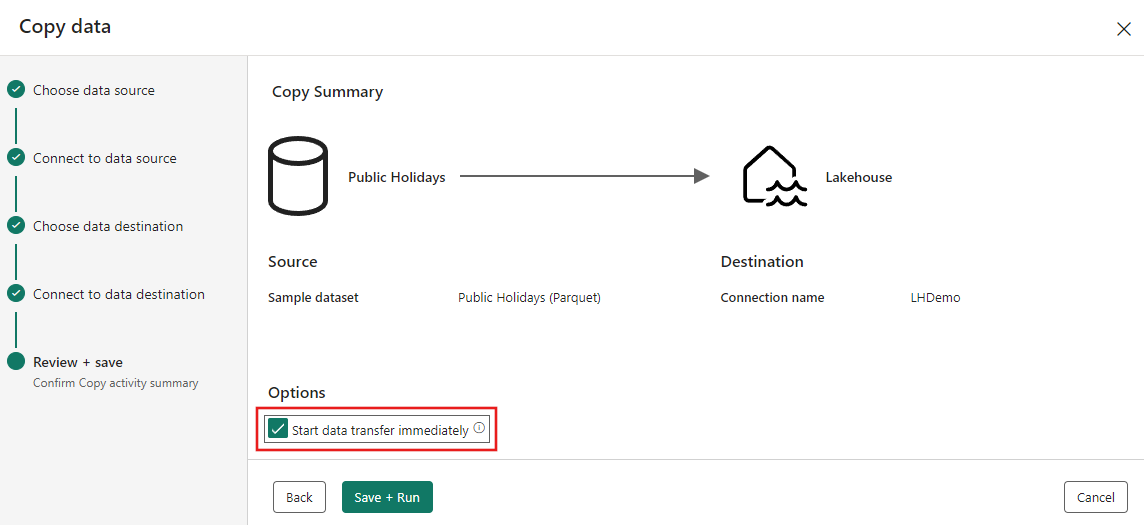 螢幕擷取畫面顯示複製資料助理的 [檢閱 + 儲存] 視窗，並勾選 [立即開始資料傳輸] 複選框。