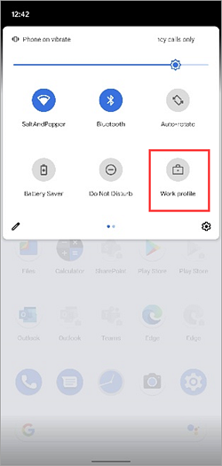 Google Pixel 4 快速設定中非活躍工作個人檔案圖示的截圖。