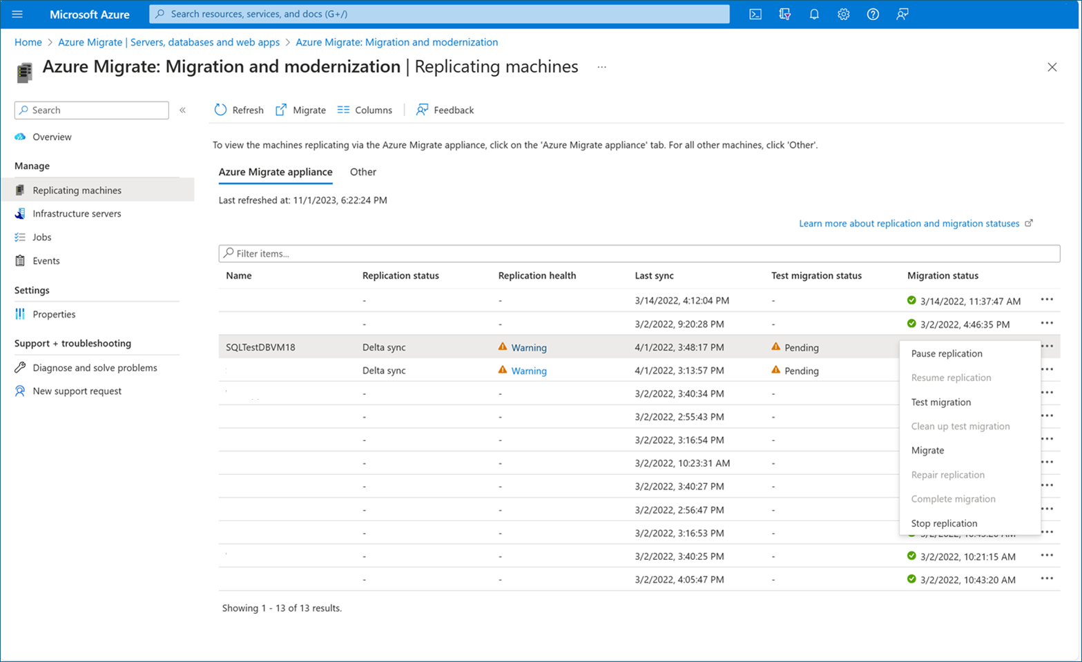 Screenshot of Azure Migrate replicating machines in the Azure portal.